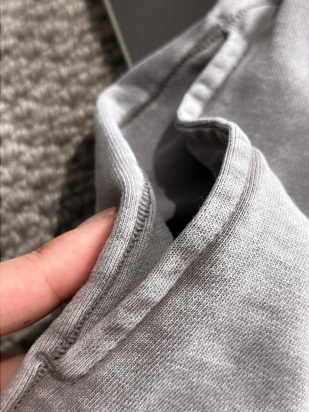 🅿️330 shipped next day. High-quality Stone Island/Stone Island 2025 spring and summer new elastic band casual solid color loose shorts. The hem of the trousers is stitched with two stitches. The stitching is fine and firm. The fabrics customized by the counter are highly breathable and comfortable. The details are impeccable. The design concept of brand elements reflects high quality. It feels delicate and soft! It presents a casual cut and the upper body shape is great! Size: S-XXL